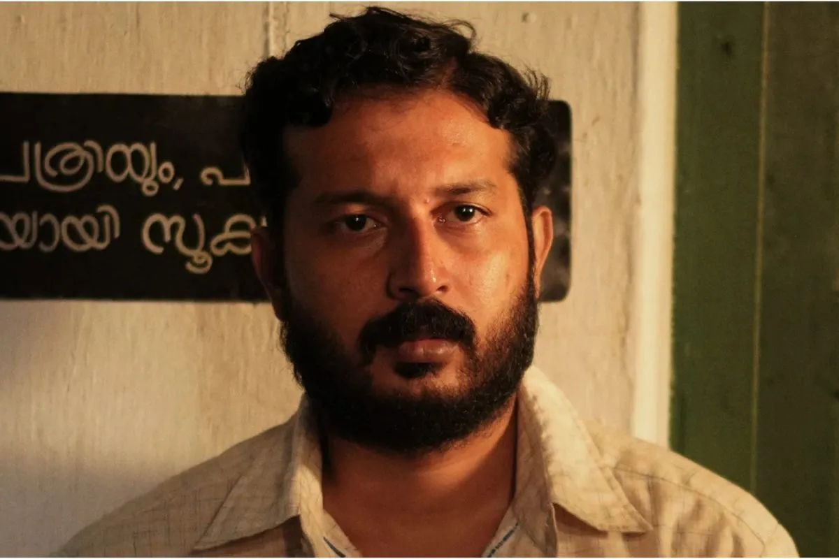 Eldho Mathew's intense Rathnakaran first look poster from Pallichattambi.