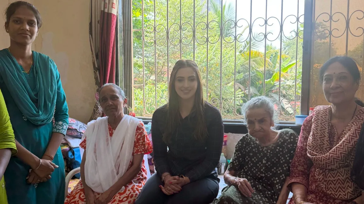 Samaira Sandhu Spends Time With Senior Citizens In NGO; Calls The Experience ‘Pure Joy’