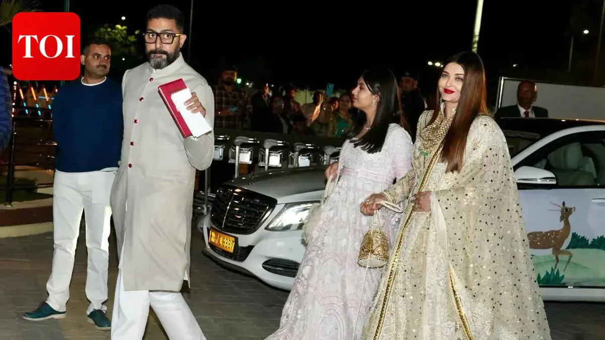 Aishwarya Rai Bachchan and Abhishek Bachchan on a red carpet event