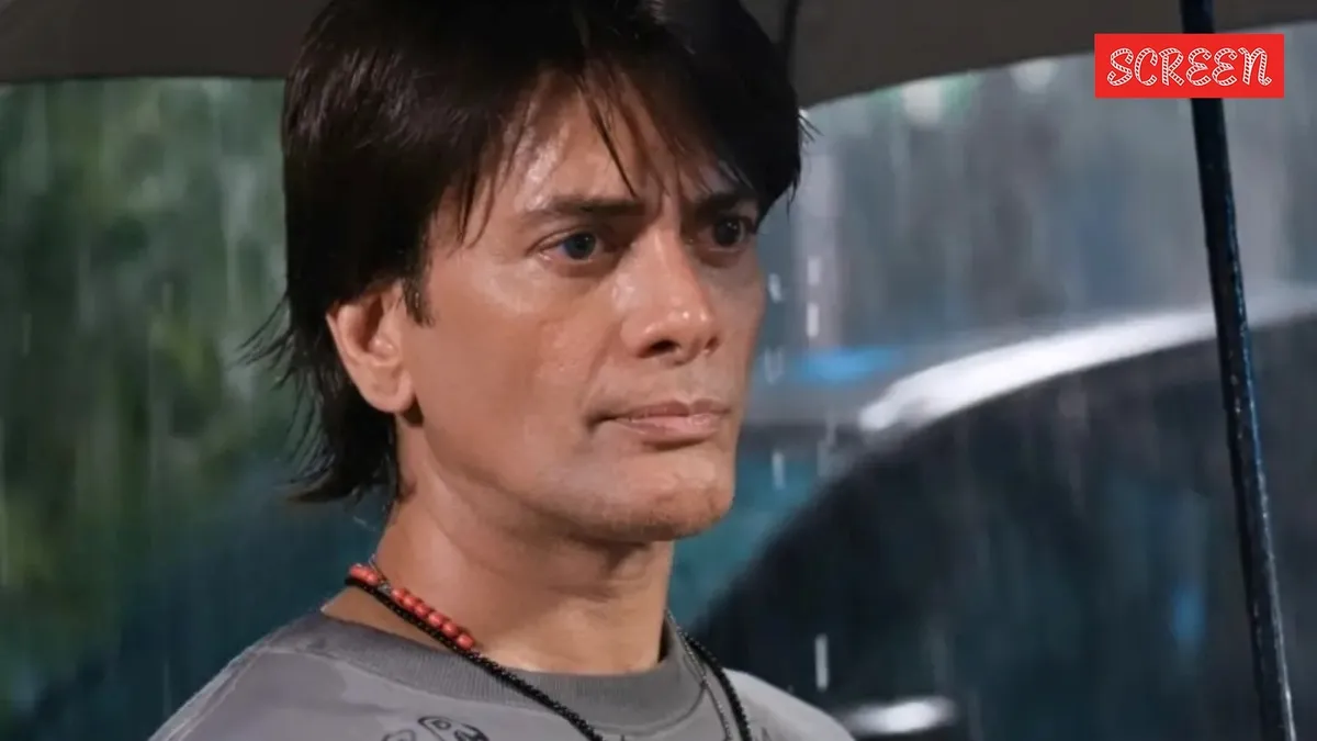 Akashdeep Saigal and Smriti Irani on a TV set.