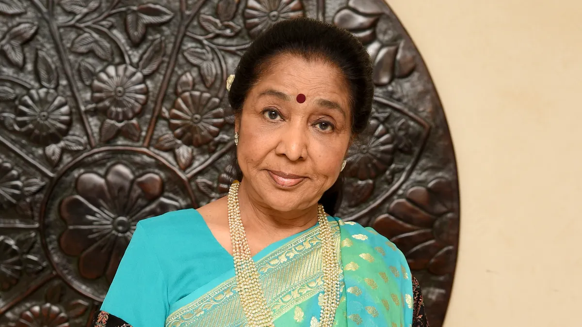 Photo of Asha Bhosle smiling