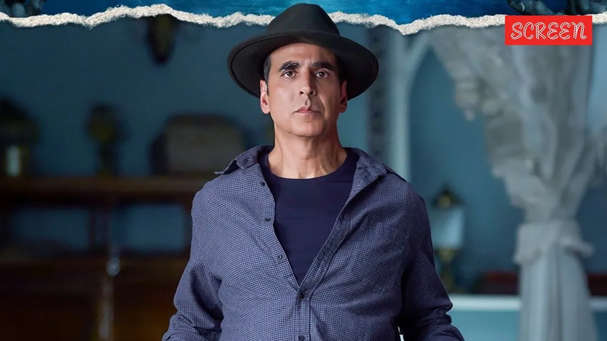 Akshay Kumar looking intense in a scene from Bhoot Bangla