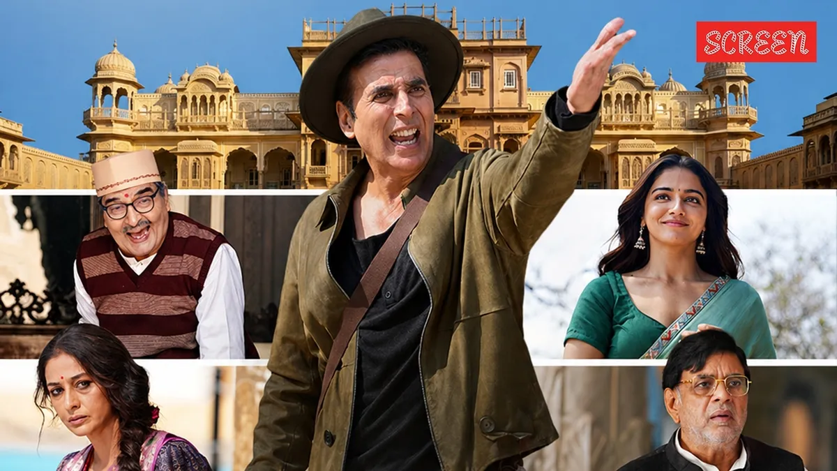 A poster of Akshay Kumar looking spooky in Bhoot Bangla