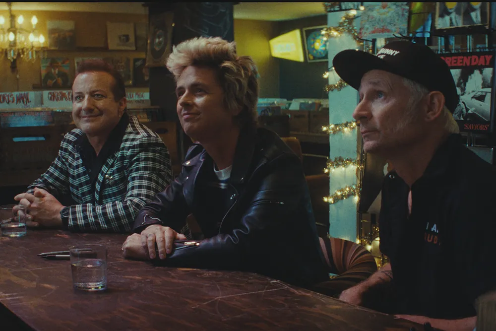 Mckenna Grace in a movie scene