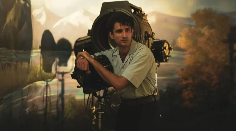 Sidhant Gupta as Jay Khanna in Jubilee, looking determined amidst 1940s Bollywood set.