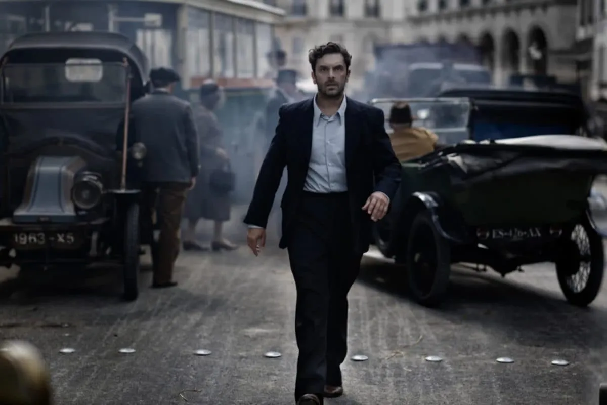 Film poster for La Vénus Électrique featuring 1920s Parisian fashion.