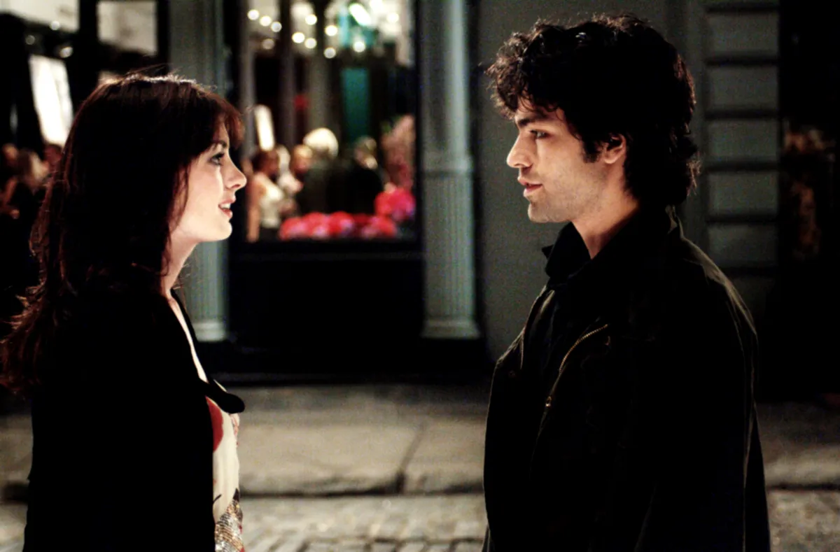 Adrian Grenier smiling, possibly as Nate from The Devil Wears Prada.