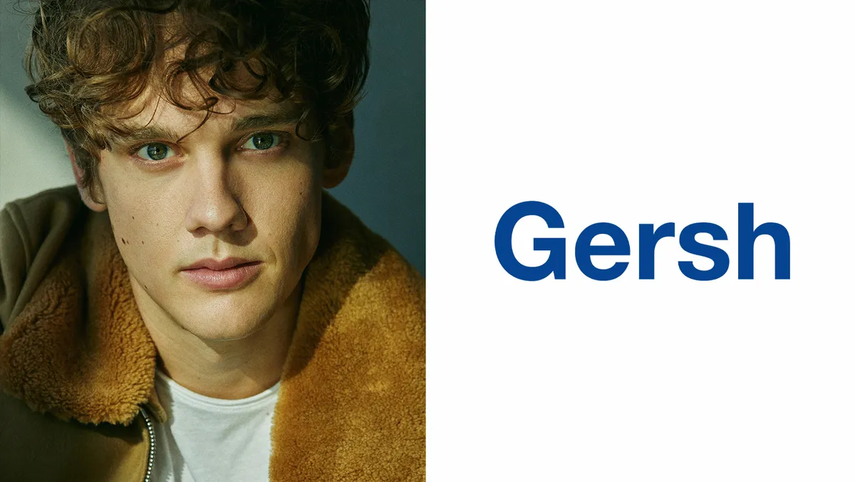 Hunter Doohan smiling at a red carpet event