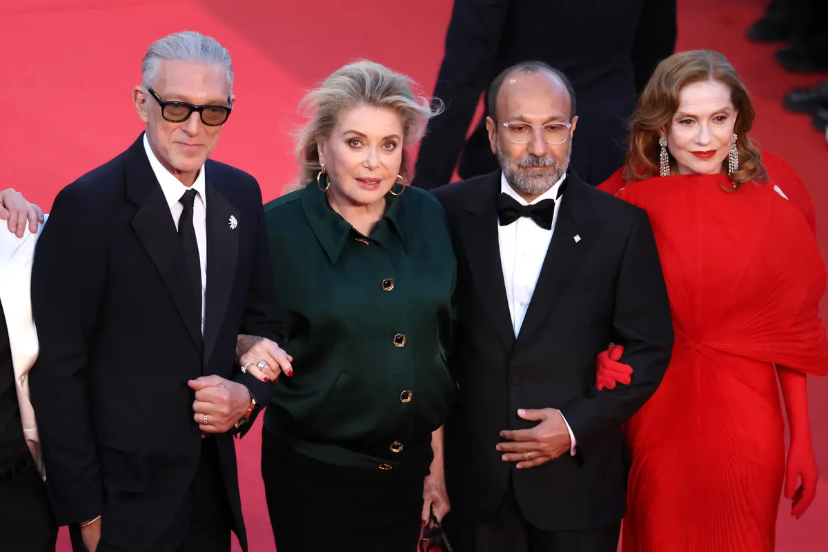Asghar Farhadi Blows Kisses as French Drama ‘Parallel Tales,’ Starring Isabelle Huppert, Scores 5.5-Minute Cannes Ovation