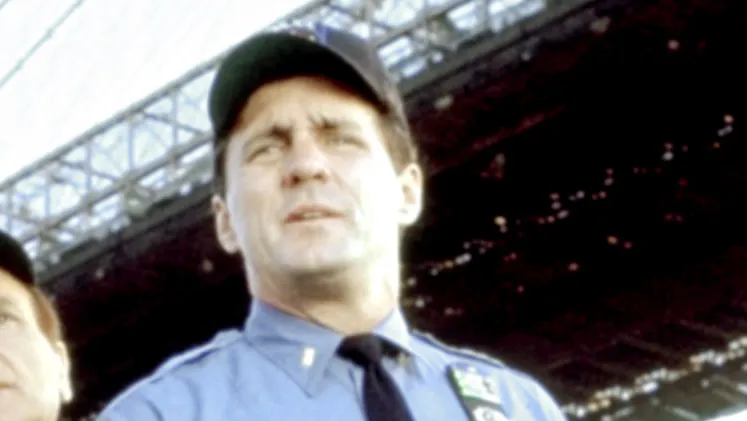 Actor Beau Starr