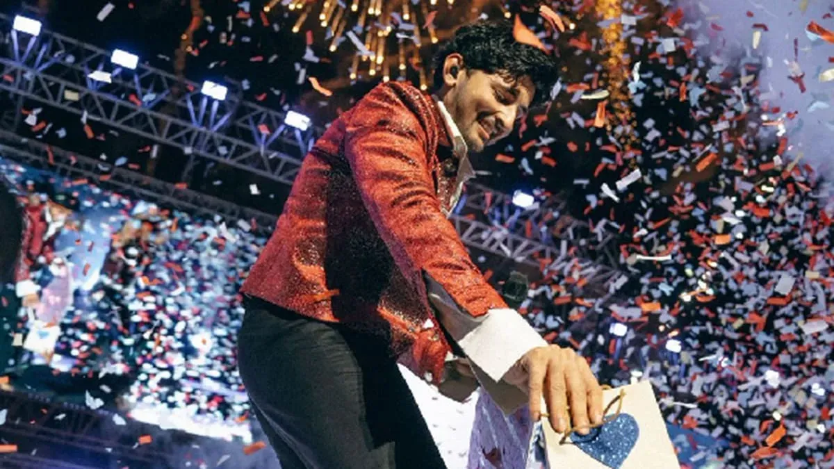 Darshan Raval Casts A Magical Spell Of Love By Singing His Latest ‘Only Mine’ At Pune Concert