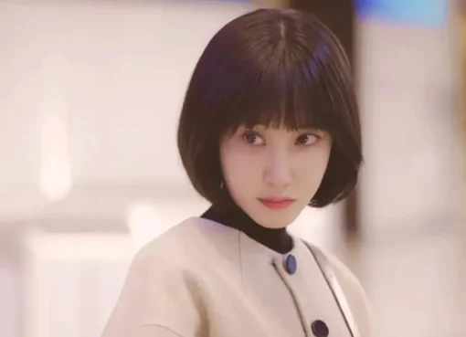 Park Eun-Bin smiling brightly as Woo Young-Woo in Extraordinary Attorney Woo.