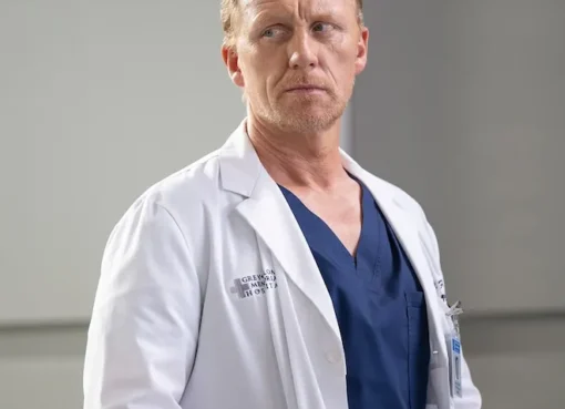 Kevin McKidd as Dr. Owen Hunt looking serious on Grey's Anatomy.