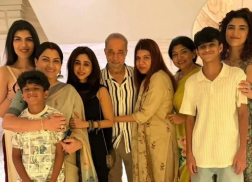 Khushbu Sundar and Aarti Ravi posing together for a supportive family photo