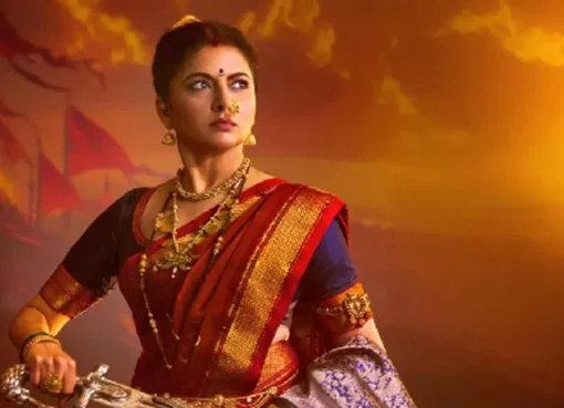 Actress Bhagyashree portraying the character of Jijabai in a traditional regal look