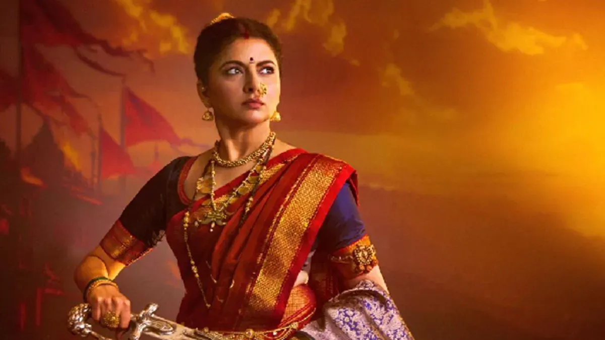 Actress Bhagyashree portraying the character of Jijabai in a traditional regal look