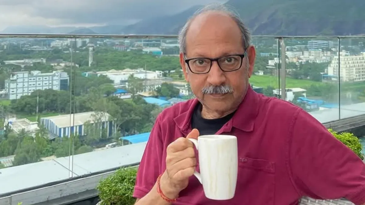 Ramakant Dayama, an elderly man with a kind face, known for his role in Chak De India.