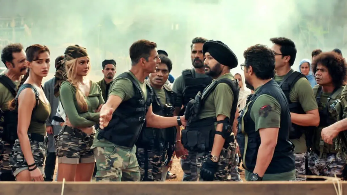Akshay Kumar smiling from the movie Welcome To The Jungle.