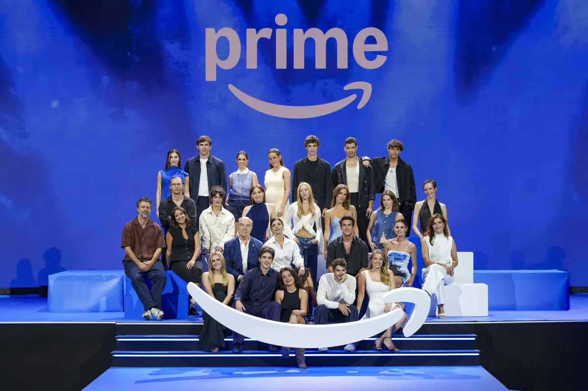 Promotional image for Prime Video Spain featuring 'Zeta' movie characters and a mention of 'Dímelo 3'.