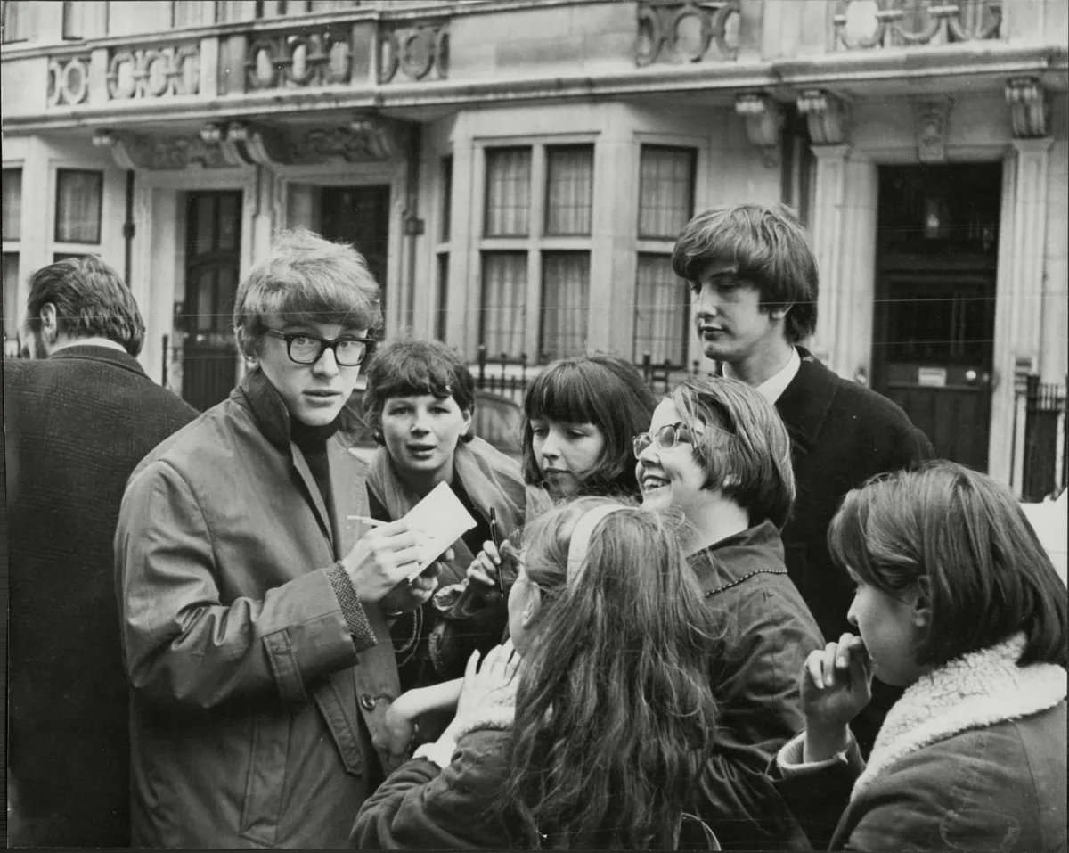 Peter Asher smiling, looking cool and relaxed.