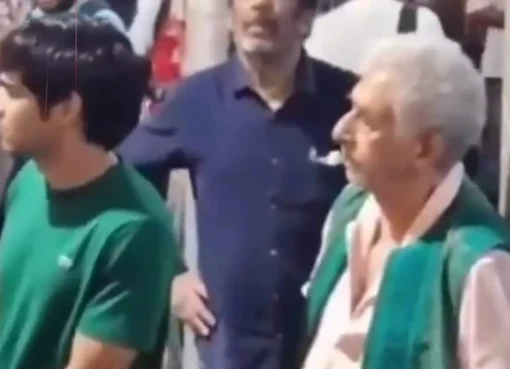 Naseeruddin Shah and his sons standing with protesters at Jantar Mantar