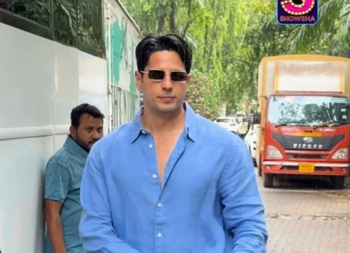 Sidharth Malhotra in Bandra looking dapper and stylish.