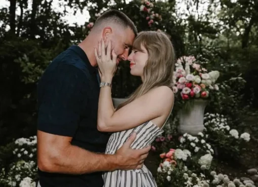 Taylor Swift and Travis Kelce smiling.
