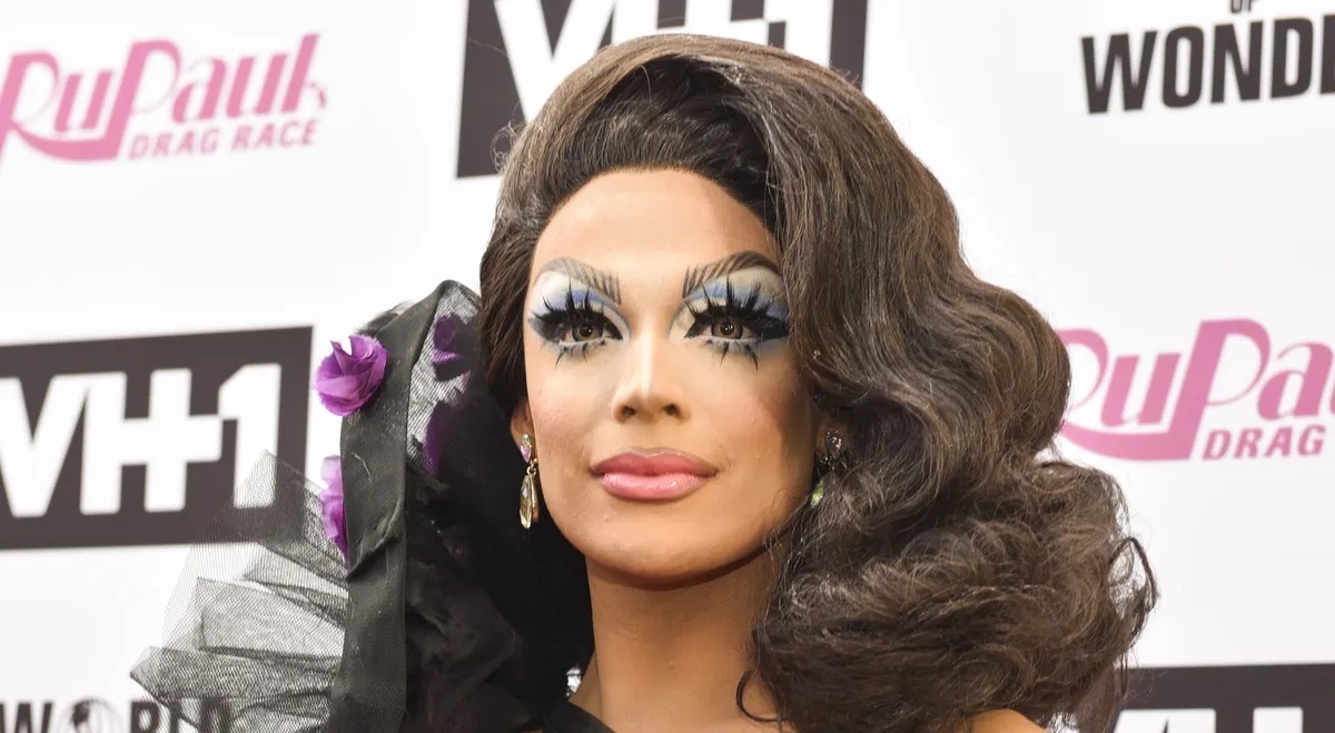 Valentina in a glamorous outfit.