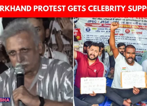 Piyush Mishra performing 'Aarambh Hai Prachand' at the Jharkhand students' protest.