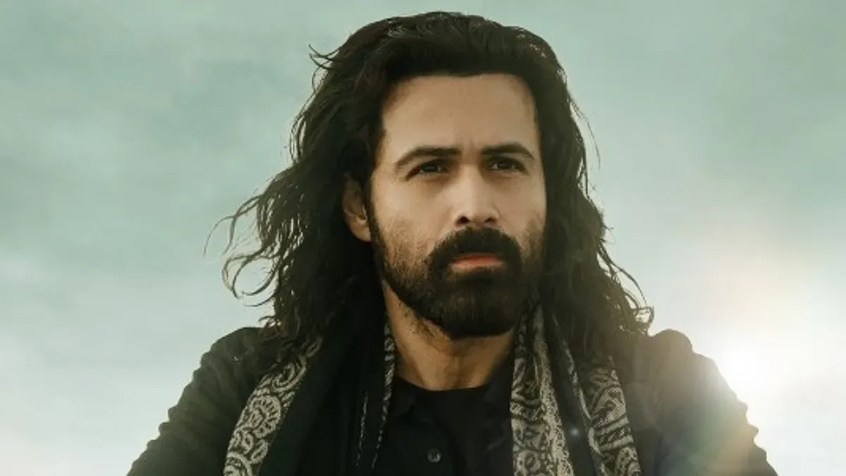 Emraan Hashmi looking intense and serious in a promotional poster for Awarapan 2.