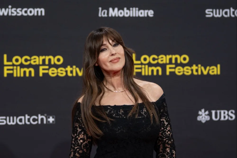 Monica Bellucci looking chic.