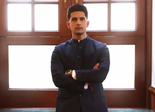 Actor Ravi Dubey smiling confidently.