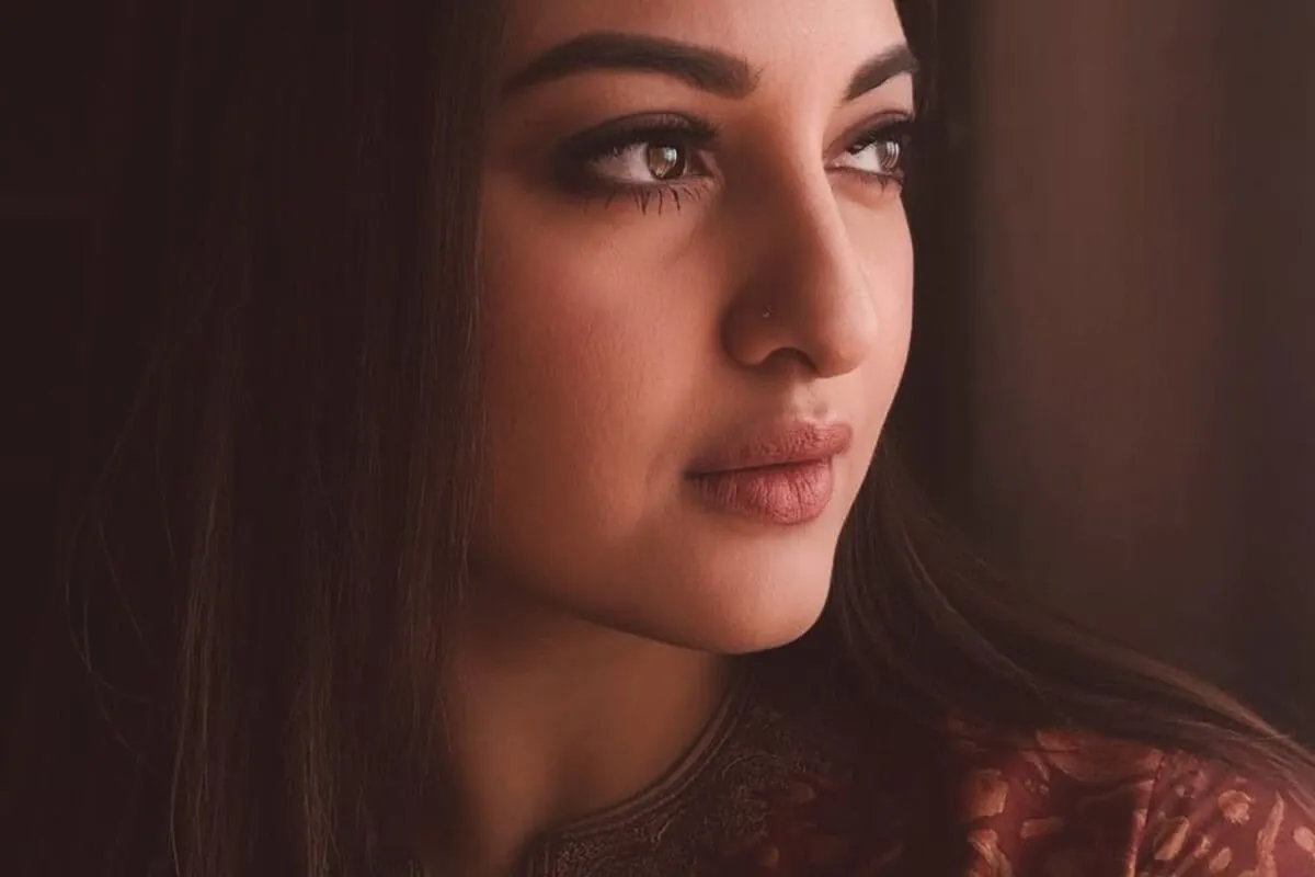 Photo of Sonakshi Sinha speaking out.