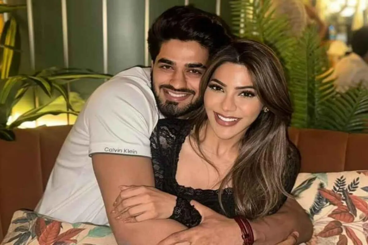 Screenshot of Nikki Tamboli and Arbaz Patel's social media profiles showing they unfollowed each other.