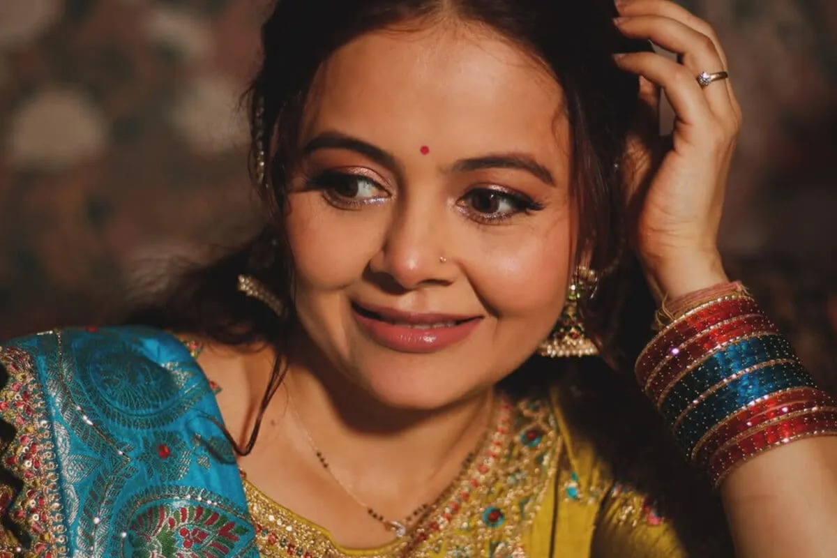 Whoa! Devoleena Bhattacharjee Just Called This FDA Officer a Maharashtra Shaker!