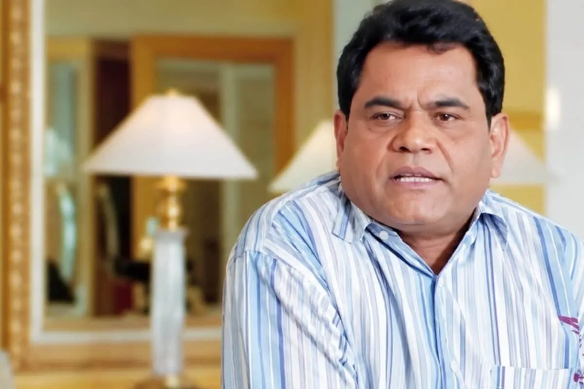 Mushtaq Khan as the hotel manager in Welcome, with his iconic line.