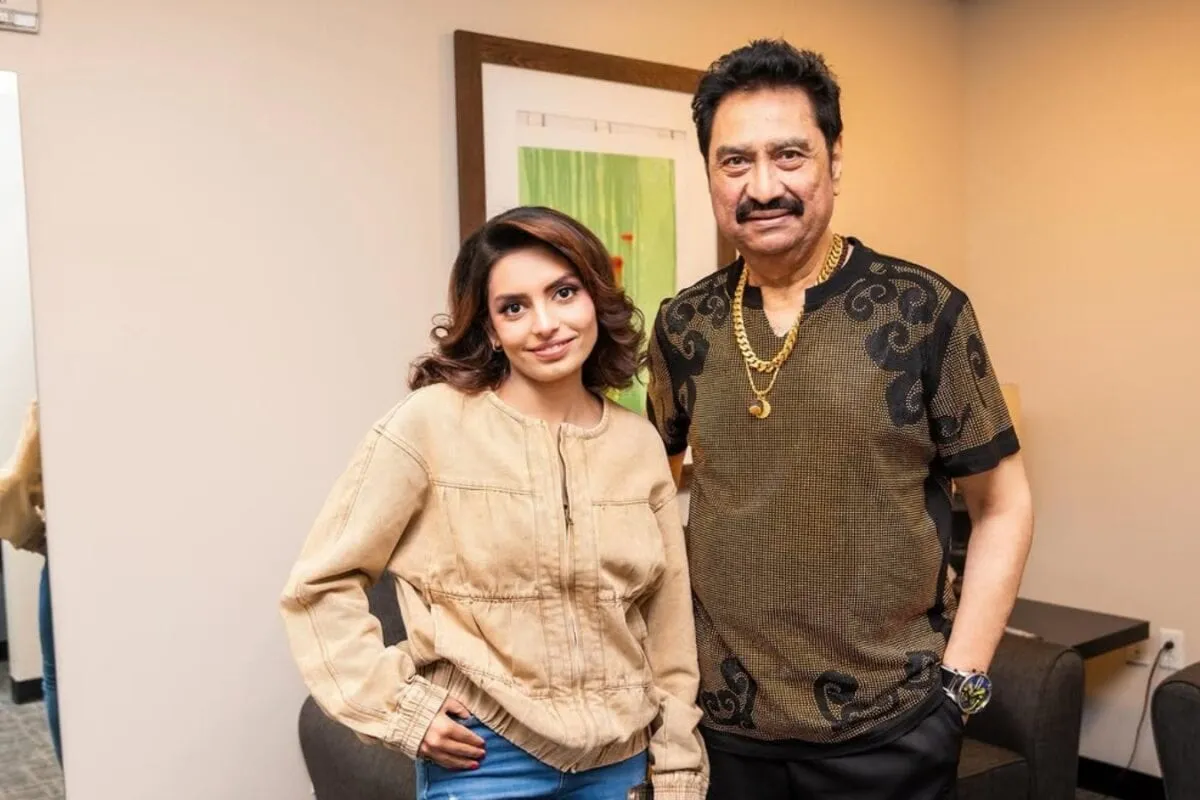Shannon K, singer and daughter of Kumar Sanu, posing for a photo.