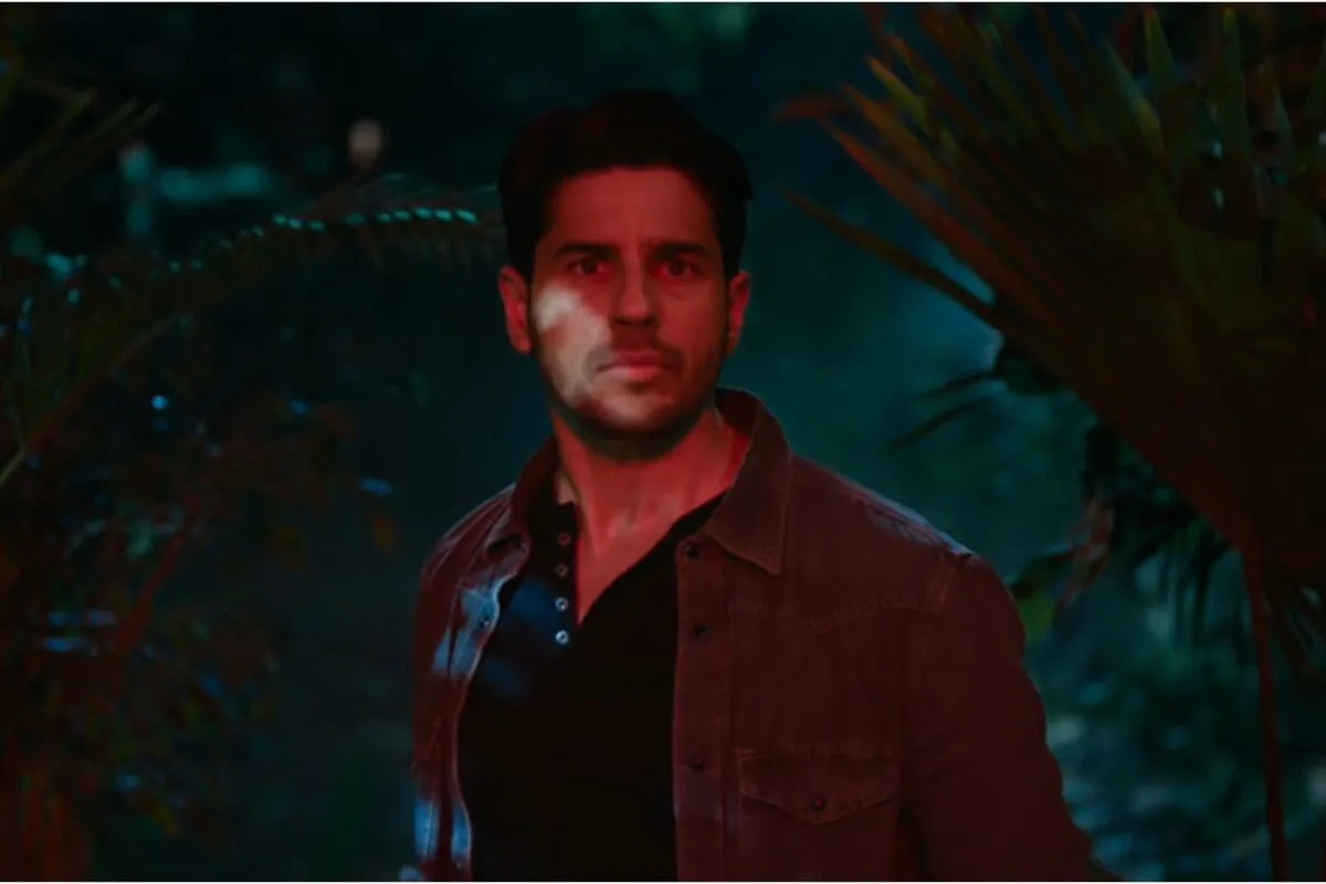 Sidharth Malhotra and Tamannaah Bhatia in a dramatic pose from their film The Vvaan.